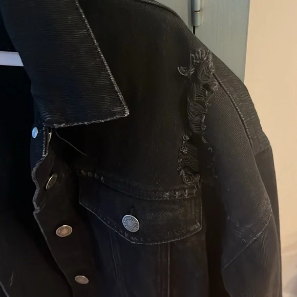 Forever 21 medium black jean jacket - Picture 4 of 6
